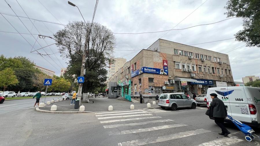 Vanzare spatiu stradal – 90 mp utili, chirias stabil, Piata Sudului - 4