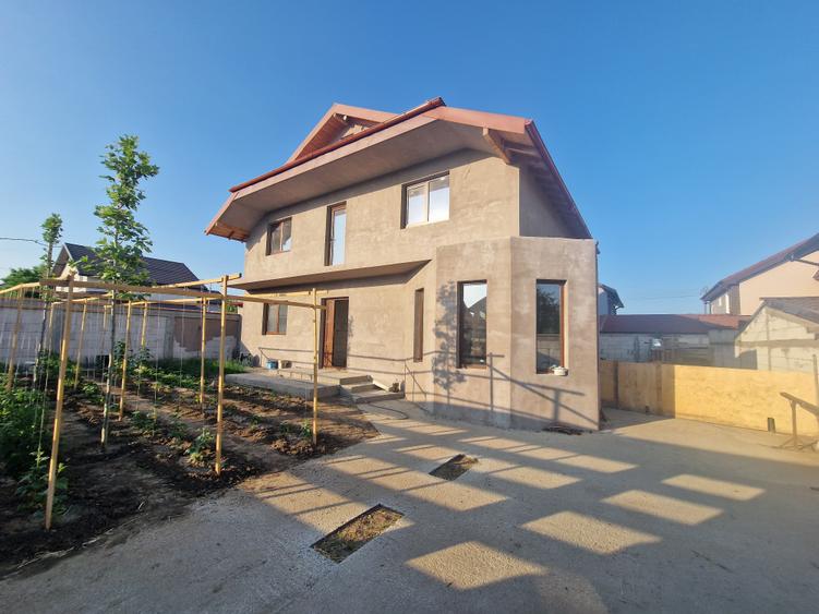 Casa P+M cu placa turnata, 5camere constructie deosebita -165.000euro - 1
