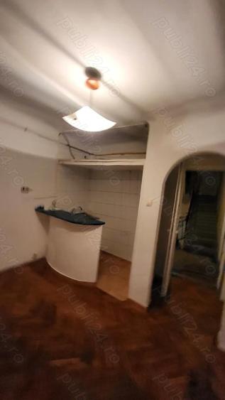 Vand Piata ROMANA , bulevardul DACIA - 6