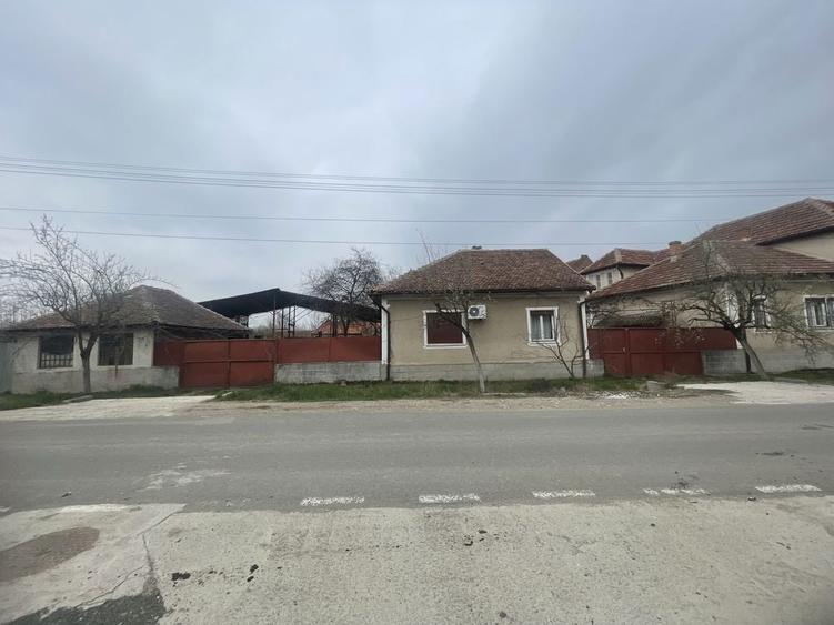 Casa de vanzare la drumul national, 2 pozitii, 2 CF-uri - 3