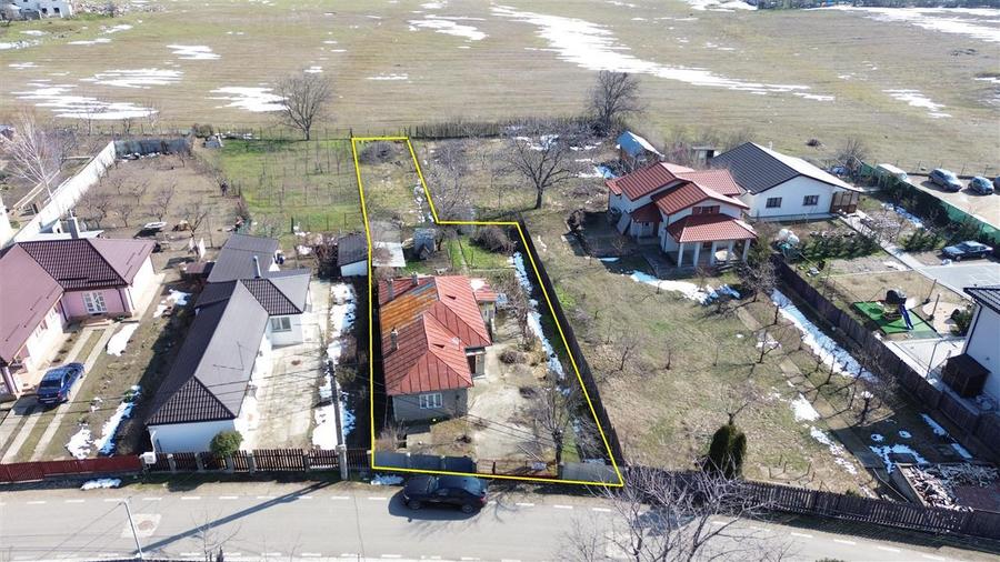 Casa batraneasca de vanzare in Campineanca str Marului nr 8 - 1