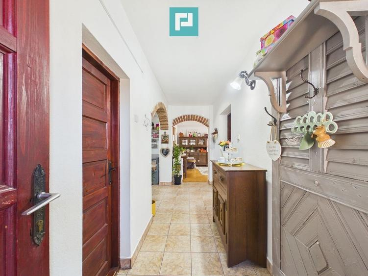 Casă cu 6 camere pe teren de 2029 mp – Miniș - 9