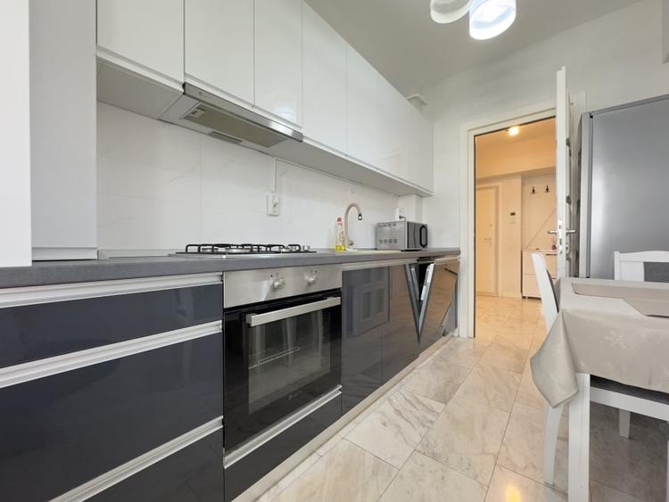 APARTAMENT DECOMANDAT  2 CAMERE ROYAL TOWN COPOU spre inchiriere - 8