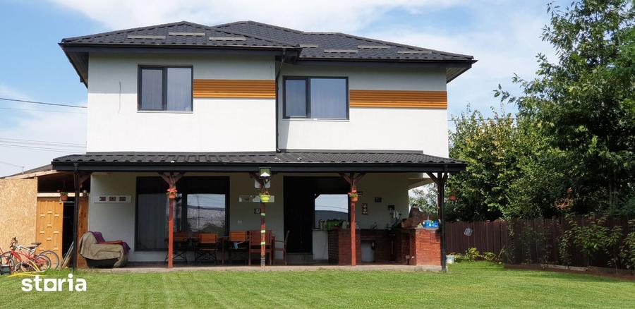 Casă cu 5 camere cu Teren 840 Mp în Valea Lupului