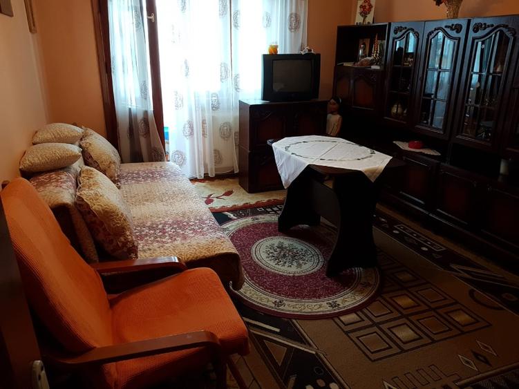 Apartament 3 camere HUSI, jud. Vaslui, zona Cina - 1