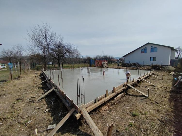 De vanzare: teren 670mp + fundatie 120mp+ utilitati( trifazic, apa) direct prop - 1