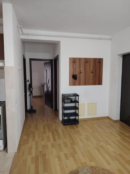 Inchiriez apartament cu 3 camere - 2