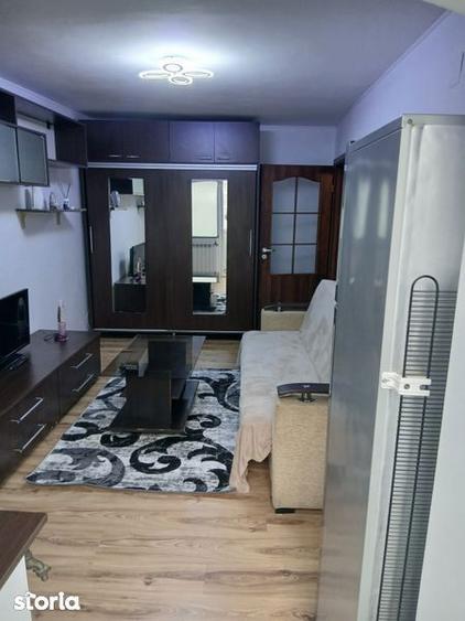 Inchiriez Garsoniera etaj 2 str Alion - 2