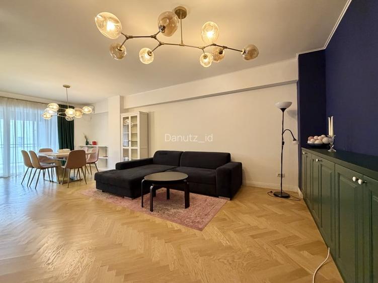 Apartament 3 camere, 2 bai, Scala Center, balcon 14 mp, garaj