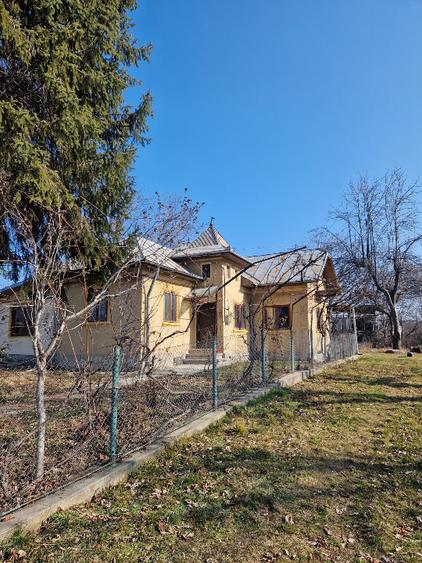 cas de vanzare in statiunea Pucioasa - 1