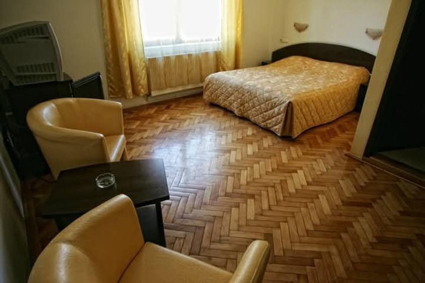 Vilă P+E+M Complet Mobilată, Zona - Spitalul Județean - Acte la zi  - 8