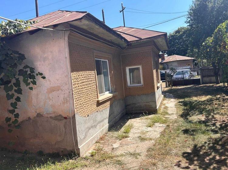 Casa batraneasca de inchiriat - 6