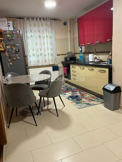 Apartament 3 camere | Parter | Zona Moinești | Dormitor matrimonial cu baie