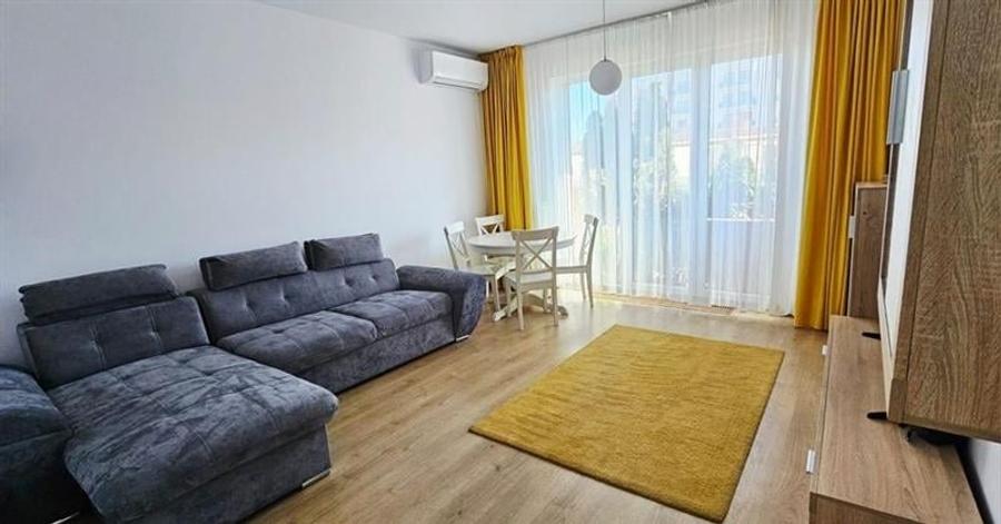 Qualis, Tractorul, Brasov - 1