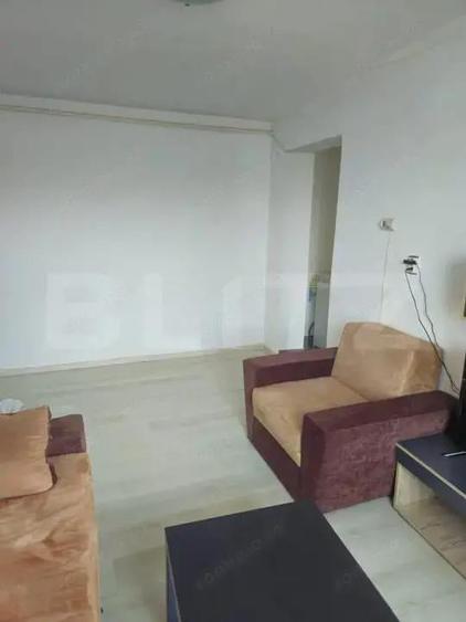 Apartament de vanzare, cu 2 camere, 33 mp, zona Piata 1 Mai - 13