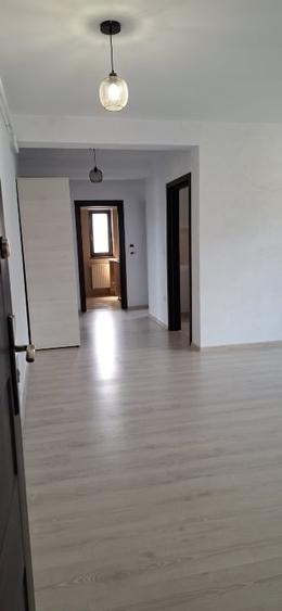 Apartament cu 3 camere decomandat, mobilat în Valea Lupului