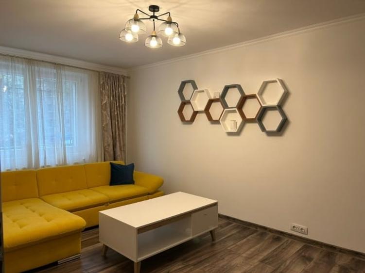 Apartament cu 4 camere decomandat, mobilat în Fizicienilor