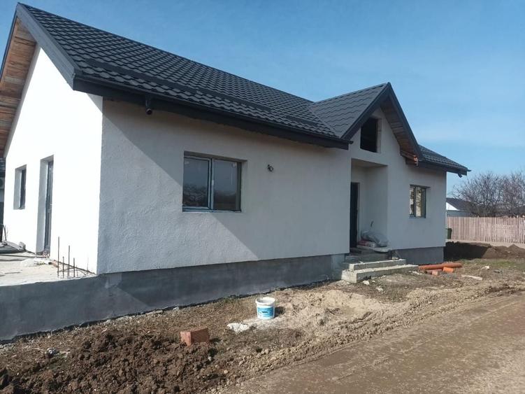 Casă individuală cu 2 camere cu Teren 400 Mp în Clinceni