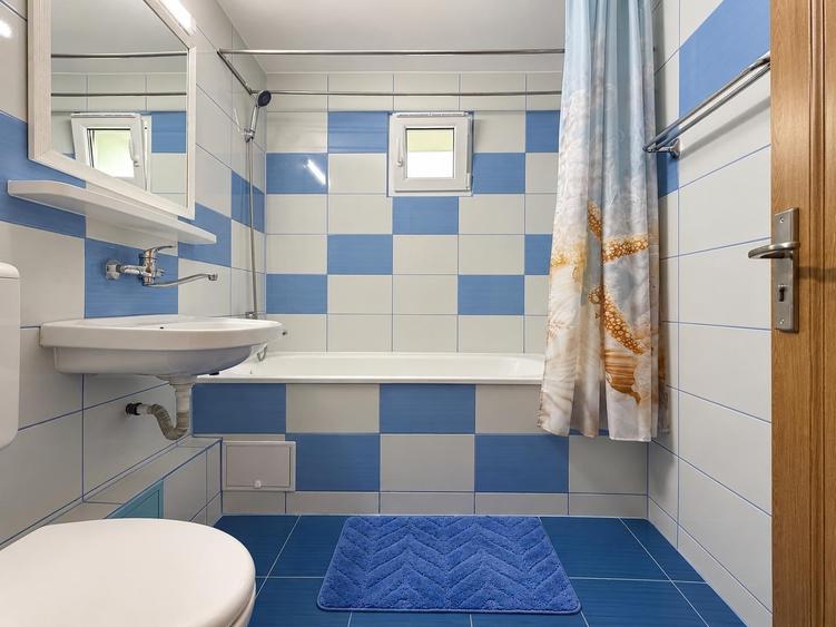 Apartament cu 3 camere decomandat, mobilat în Dristor
