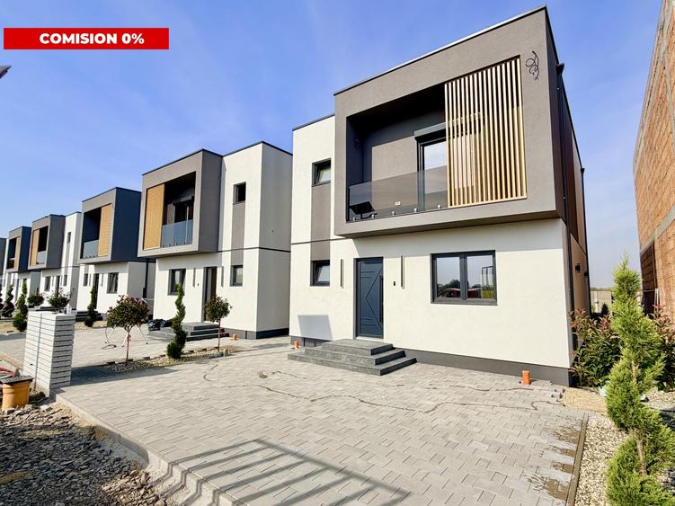 Duplex cu 4 camere cu Canalizare în Moșnița Nouă