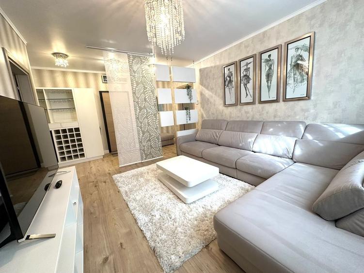 Apartament cu 3 camere decomandat, mobilat în Băneasa