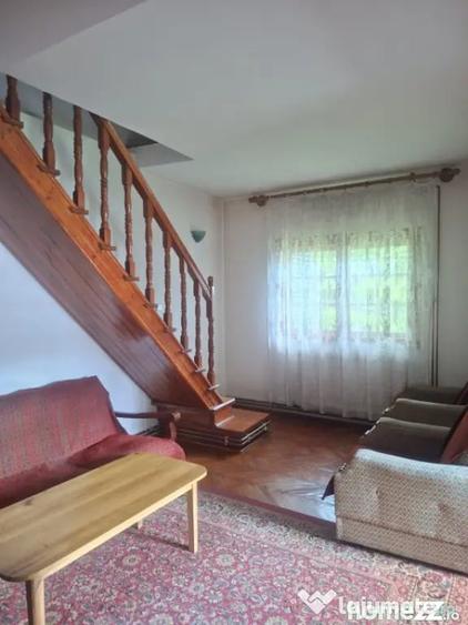 Casă cu 4 camere cu Teren 730 Mp în Izvoarele