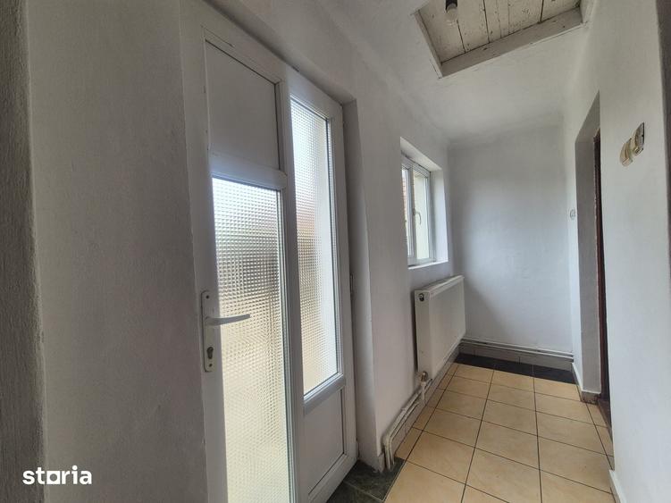 Casă cu 6 camere cu Teren 1000 Mp în Central