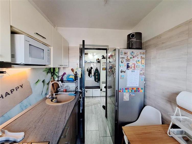 Apartament cu 2 camere semidecomandat în Mioriței
