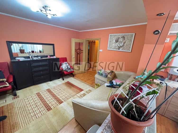 Apartament cu 3 camere decomandat, mobilat în Girocului