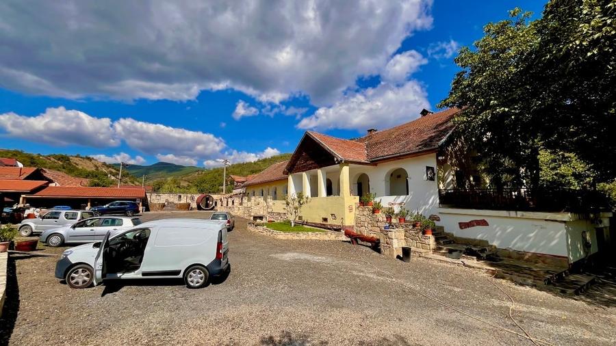 Casă individuală cu 5 camere cu Canalizare în Țelna