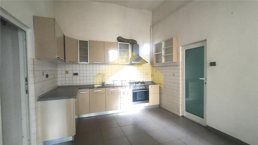 Apartament cu 4 camere circular în Podgoria