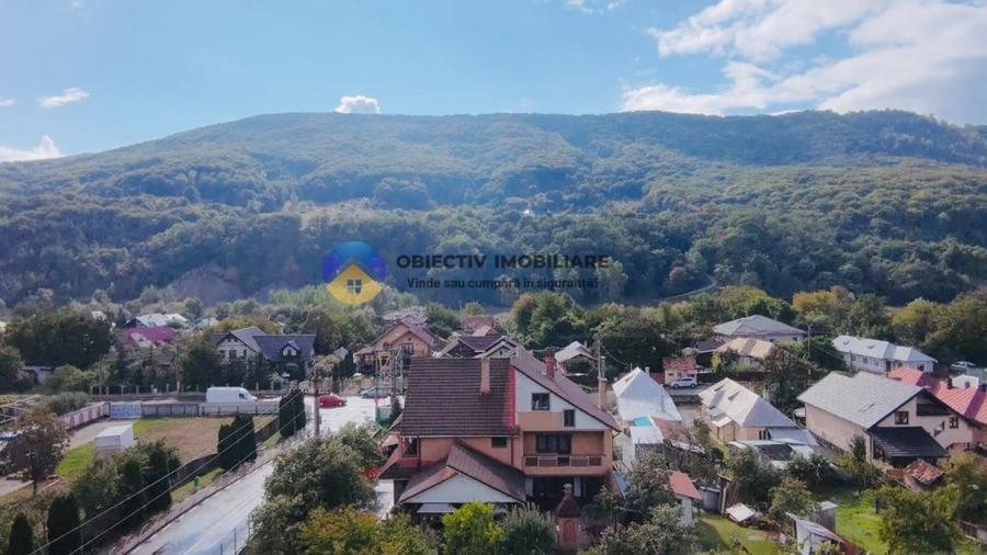 Casă individuală cu 6 camere cu Teren 1584 Mp în Nord-Est