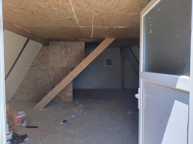 Casă cu 2 camere în Central