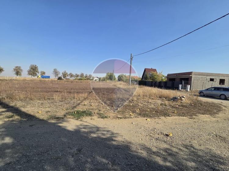 Teren Construcții intravilan de 587 mp, în Gepiu