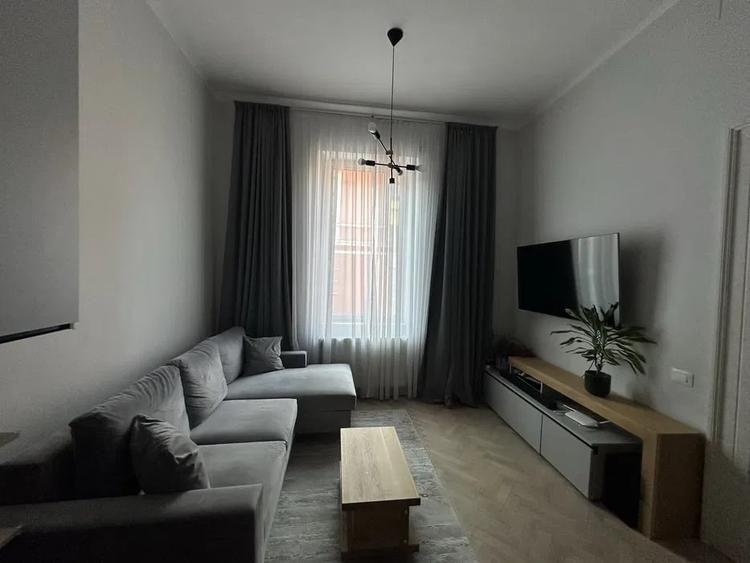 Apartament cu 2 camere si curte la casa in centrul Brasovului, 50 mp, PREMIUM - 2