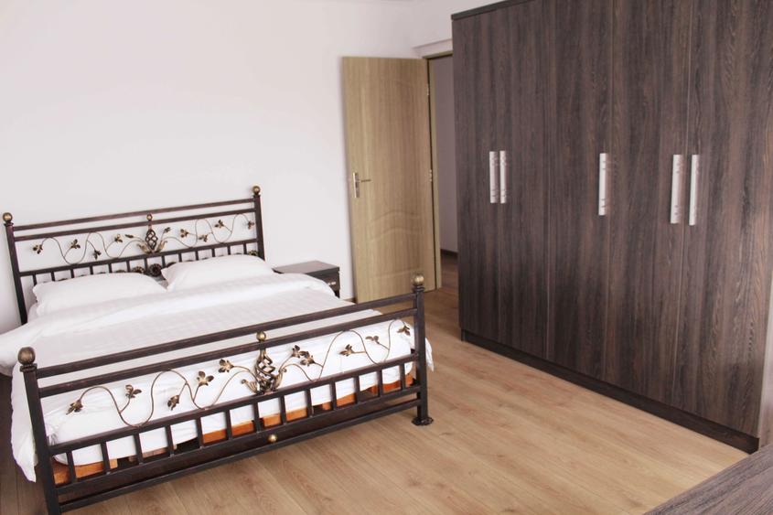 Apartament Vis-a-Vis de Jurasica Parc si Aventura Parc de vanzare! - 2