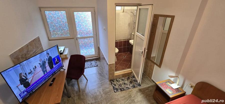 La 5 minute de sta?ia de metrou Eroii Revolutiei - 1