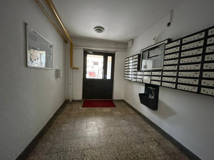 Garsoniera Titan Etaj 1 Bloc 1974 Reabilitat 7 Min Metrou - 10