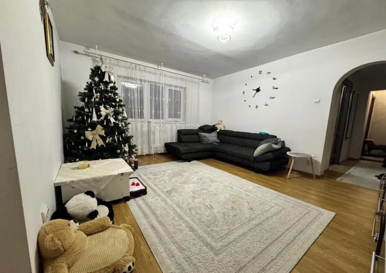 Apartament Cu 3 Camere Semidecomandate Etajul 1 - Zona George Enescu - 5