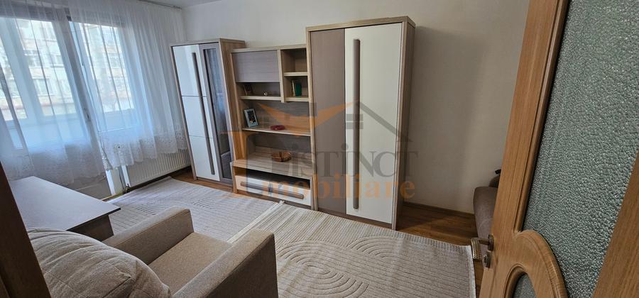 Închiriere garsoniera decomandata, etaj 1, Tractorul, str. O.Goga - 1