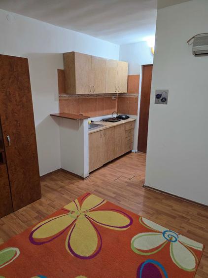 Garsoniera de vanzare in Micro 16 - 1