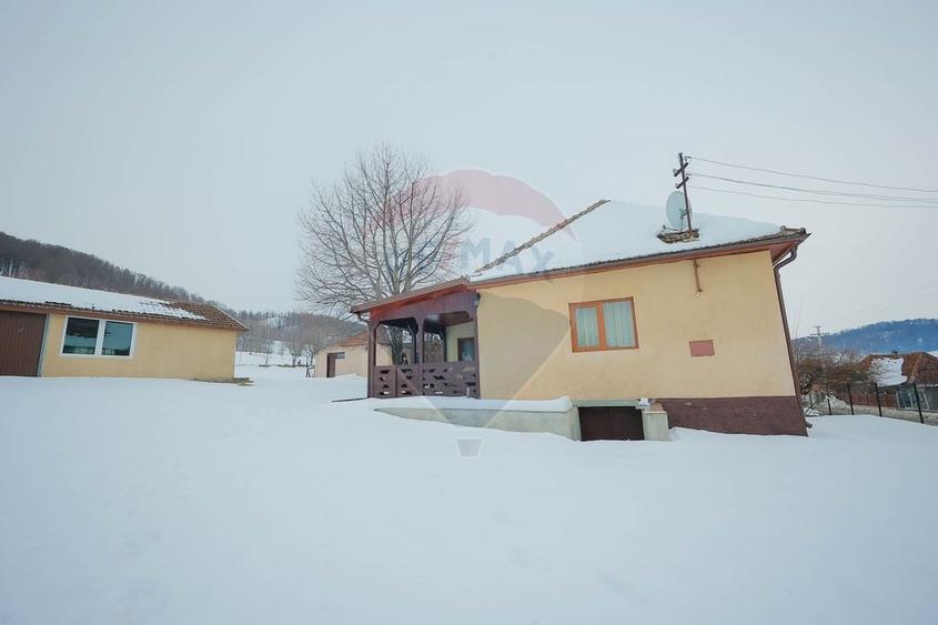 Casă cu 4 camere din cărămidă, de vânzare în zona Bratca-Damiș - 35