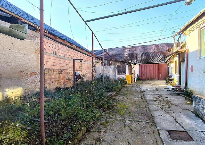 Casa 3 camere si 1400 mp teren in Brateiu - jud. Sibiu - 16