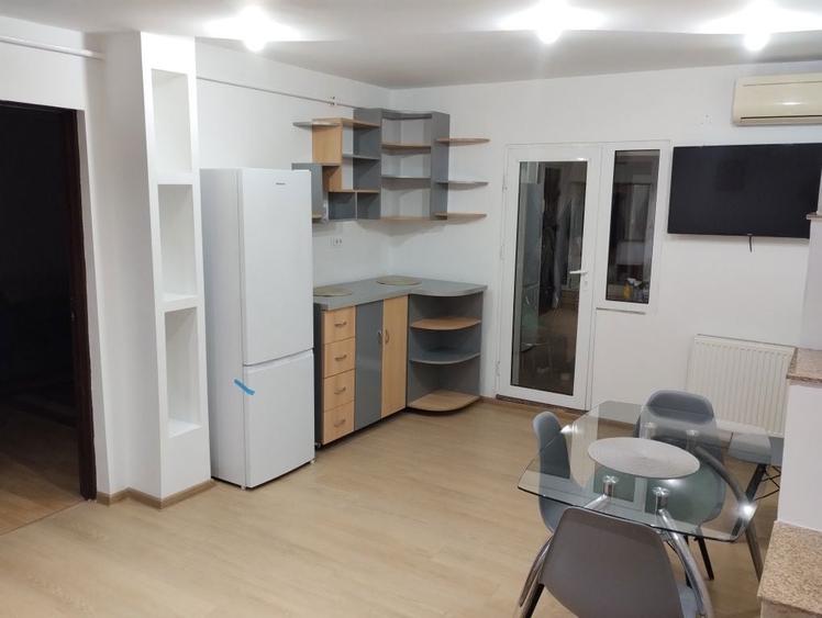 Inchiriez Apartament 3 camere - 2