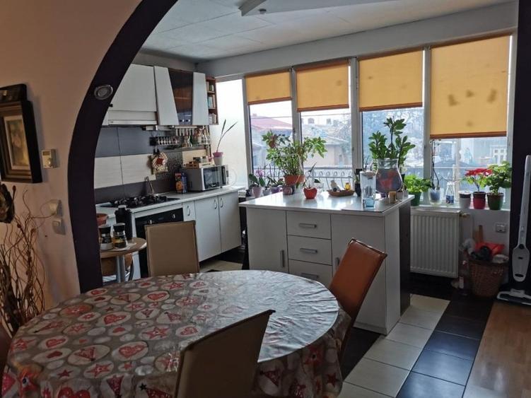FARA COMISIOANE casa cu 6 camere 2 bucatarii P+1 TIGLA PISCINA BECI GARAJ - 51