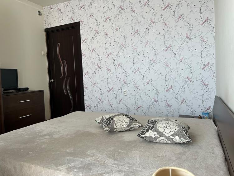 Apartament cu 3 camere semidecomandat în Astra
