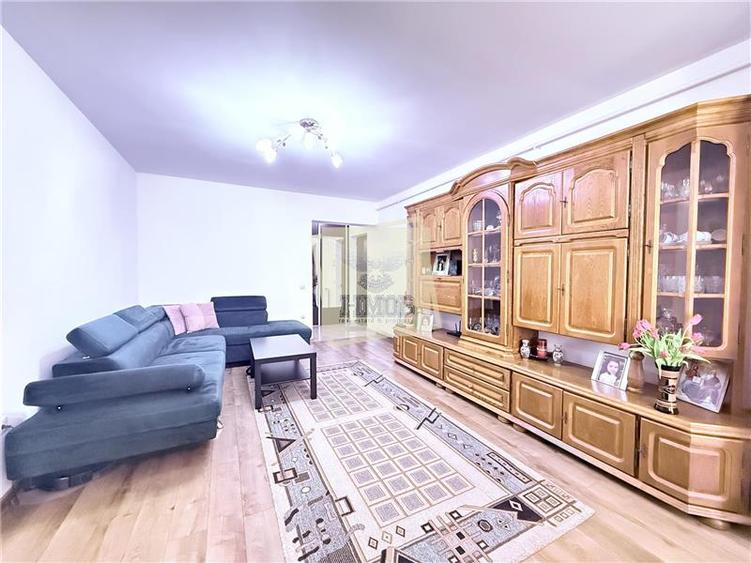 Apartament complet utilat 3 camere balcon parcare zona Mandra - 3