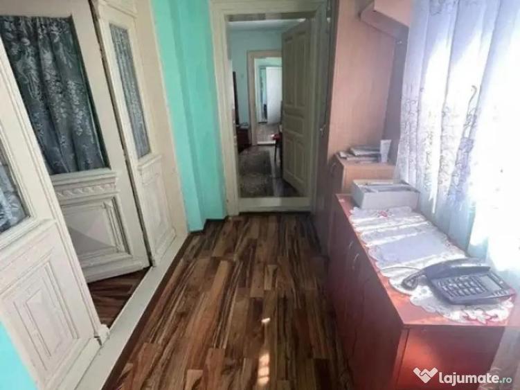 Casa de Locuit cu Teren si Curte Mare - 8