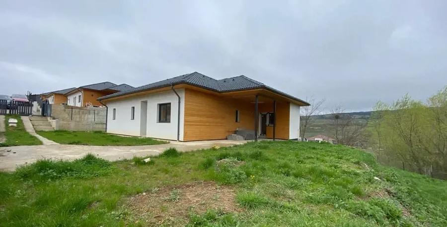 Casa individuală 4 camere in Corușu - 3