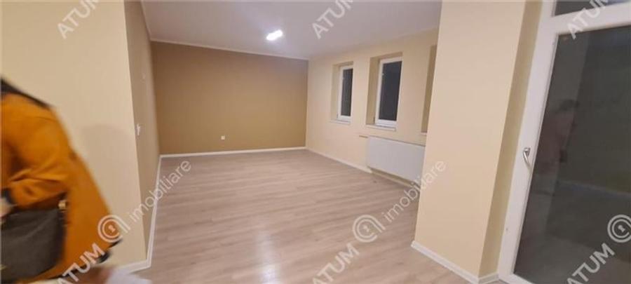 Spatiu comercial de 2 camere cu 2 bai 3 locuri de parcare zona Lazaret - 2